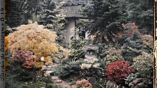 Tea house hidden by the greenery of the &ldquo;Japanese village&rdquo; at Albert Kahn&rsquo;s Boulogne-Billancourt property